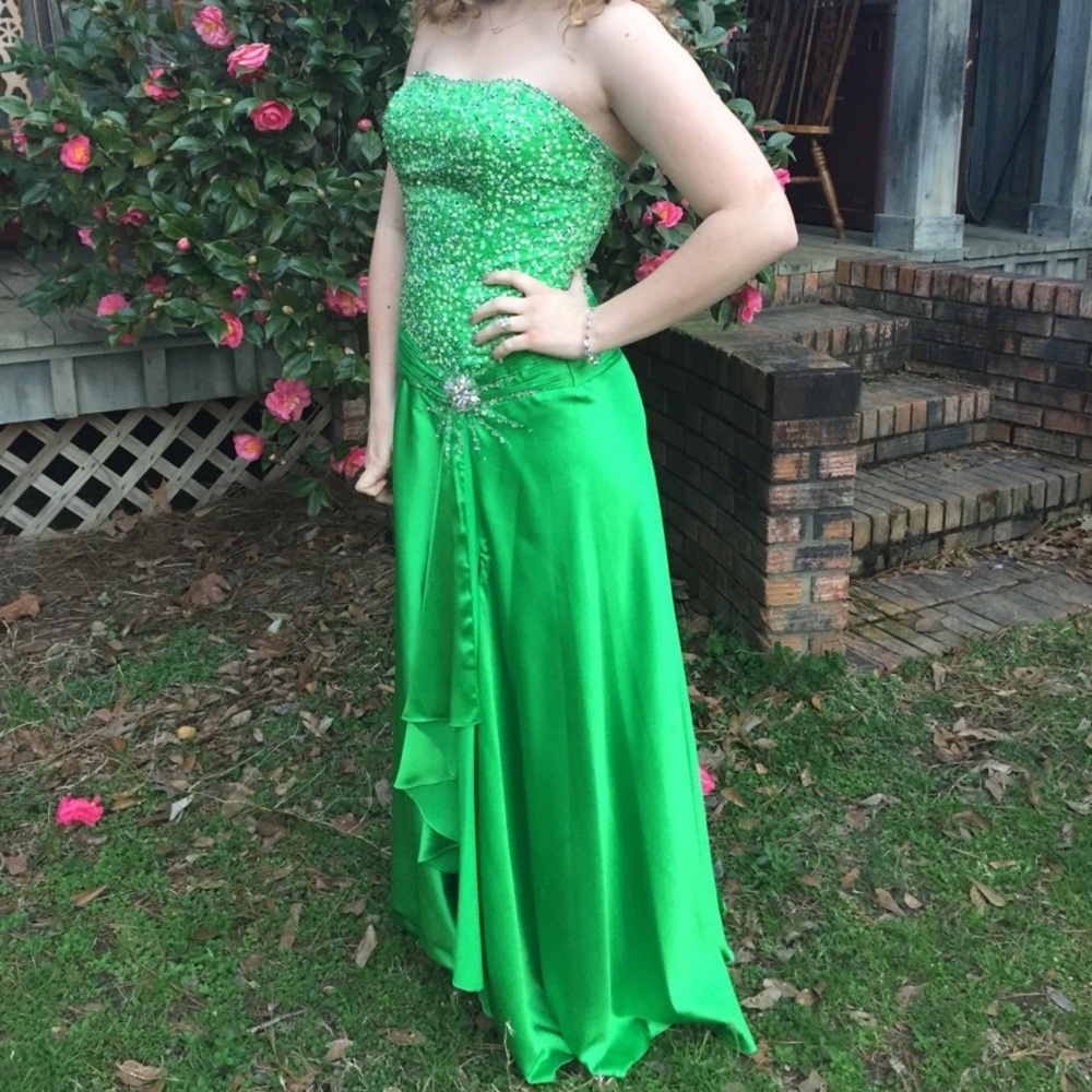 Prom/ formal/ homecoming